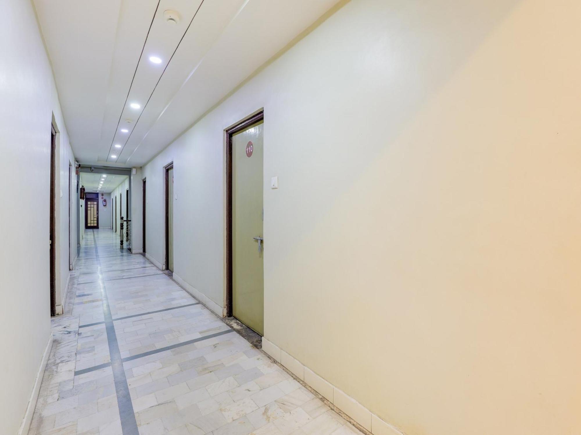 Hotel O Asopalav Naroda Exterior photo